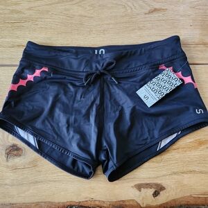 Urban Savage Pink Scallop Shorts Womens Size Large Black Athletic‎ Shorts